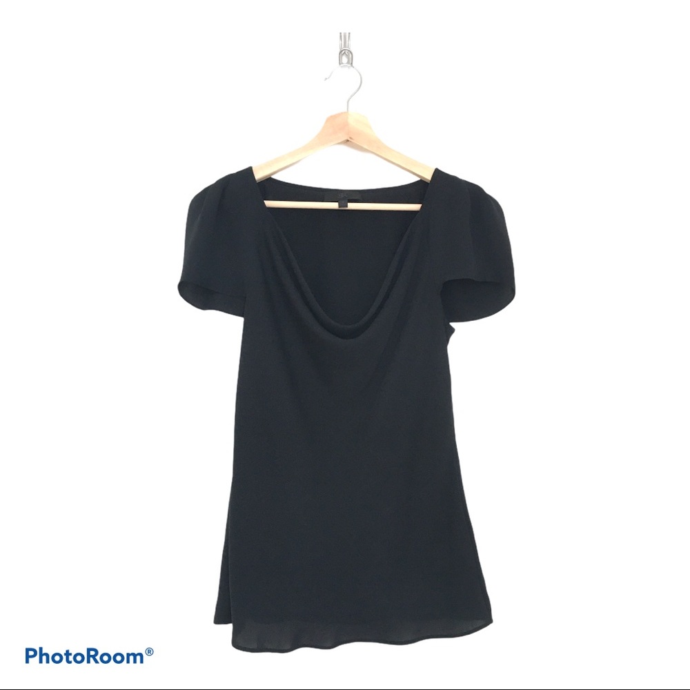 Banana Republic flowing scoop neck top